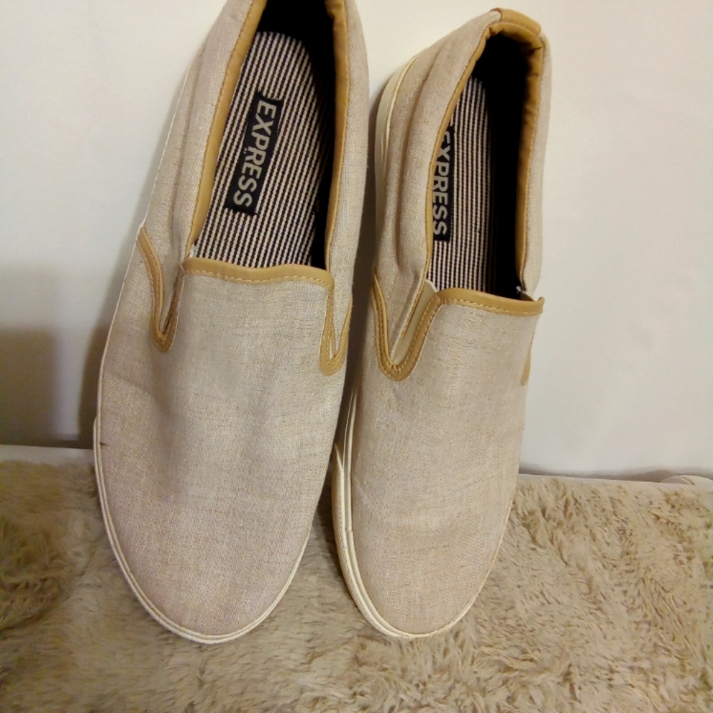 Shoes EXPRESS  Mens Size 12 pre owned